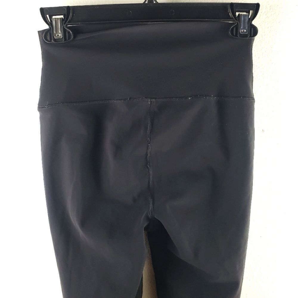 Women's ALO Black Preowned Cut Out Stretchy Yoga Pants Size XS - Picture 6 of 12